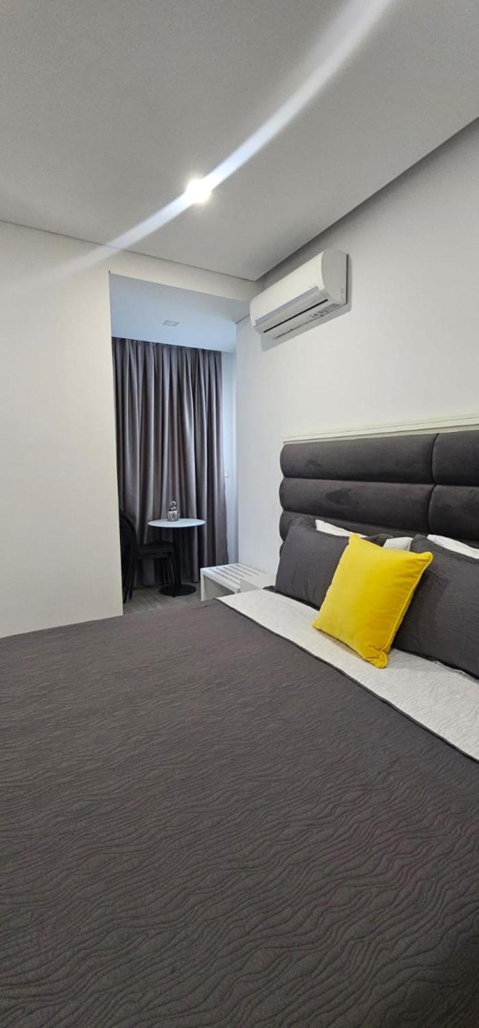 Hotel Edina Apartments By Hp Sarandë 外观 照片