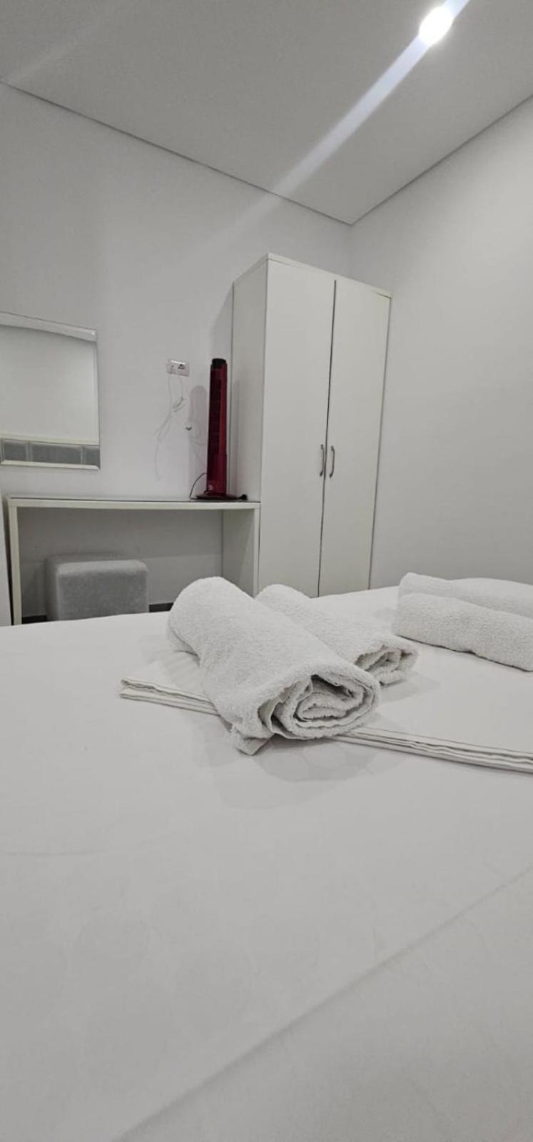 Hotel Edina Apartments By Hp Sarandë 外观 照片