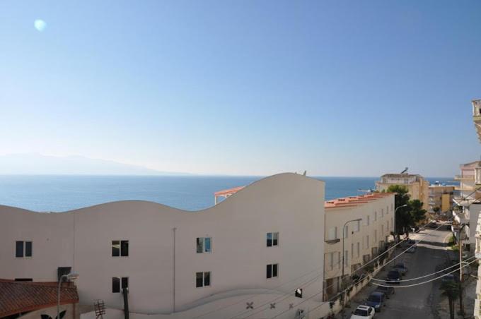 Hotel Edina Apartments By Hp Sarandë 外观 照片
