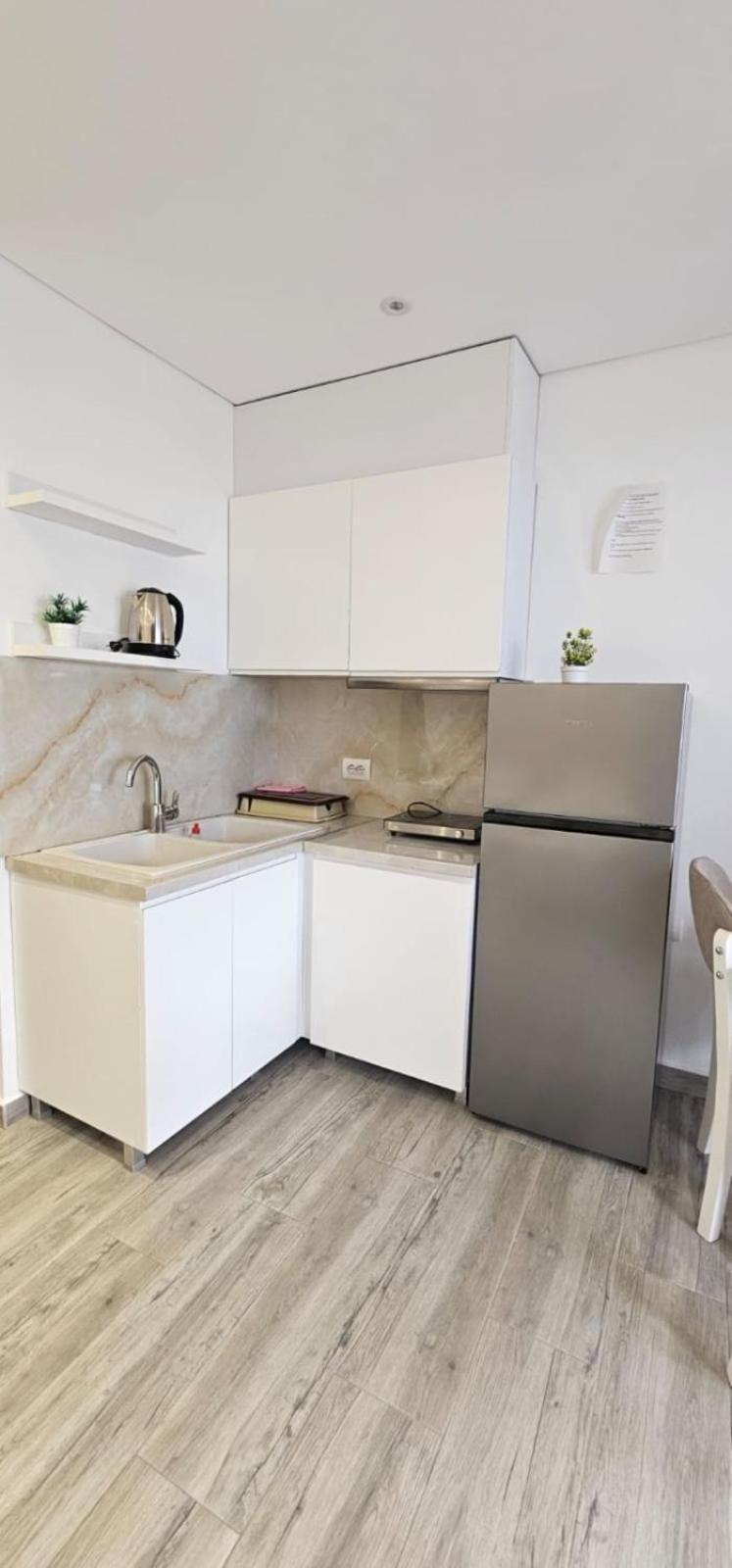 Hotel Edina Apartments By Hp Sarandë 外观 照片