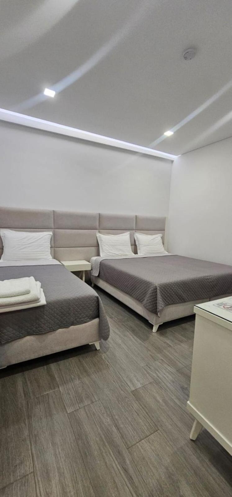 Hotel Edina Apartments By Hp Sarandë 外观 照片