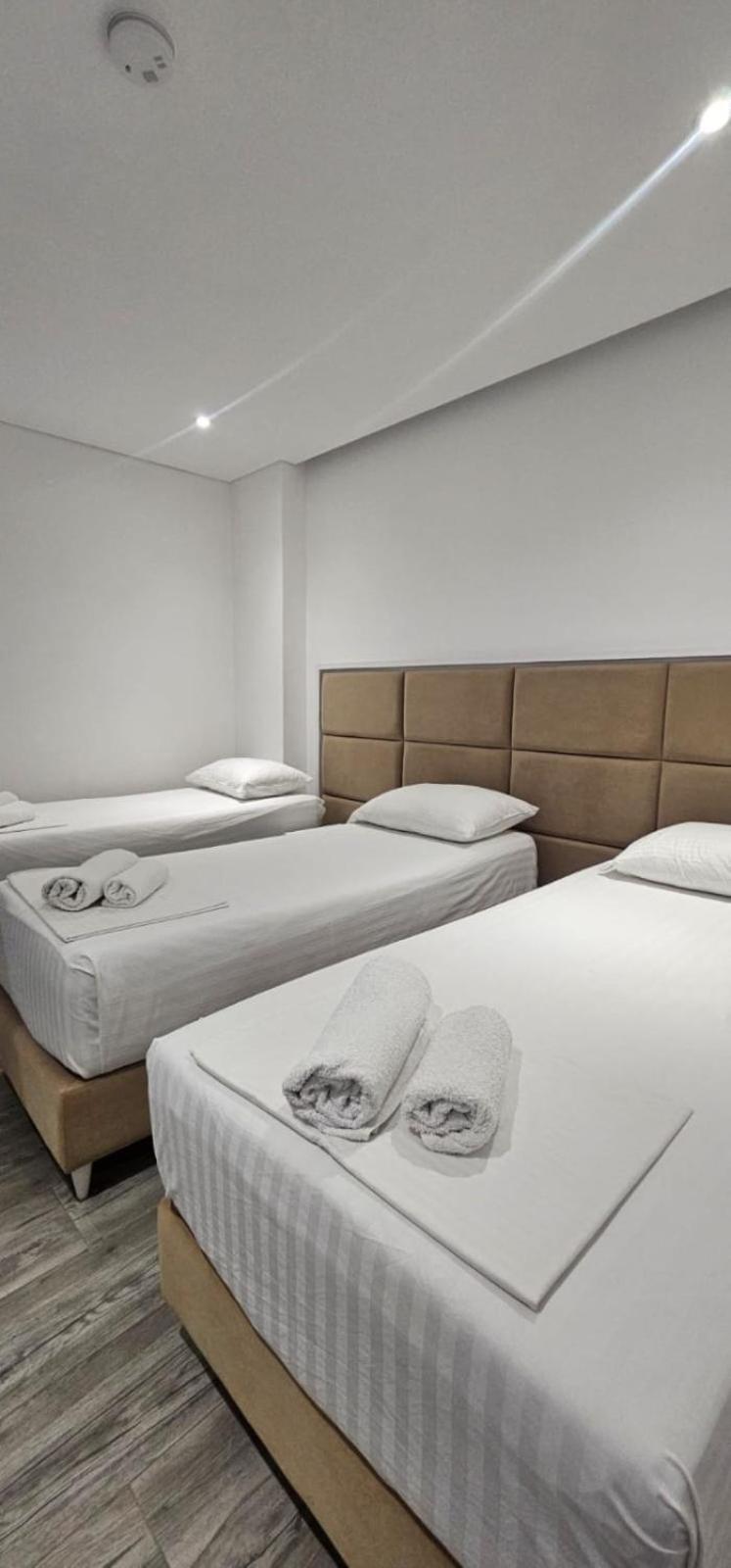 Hotel Edina Apartments By Hp Sarandë 外观 照片