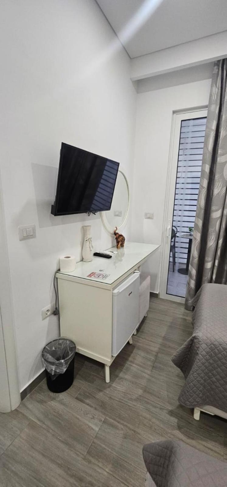 Hotel Edina Apartments By Hp Sarandë 外观 照片
