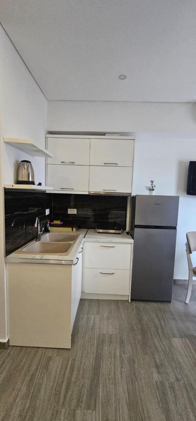 Hotel Edina Apartments By Hp Sarandë 外观 照片
