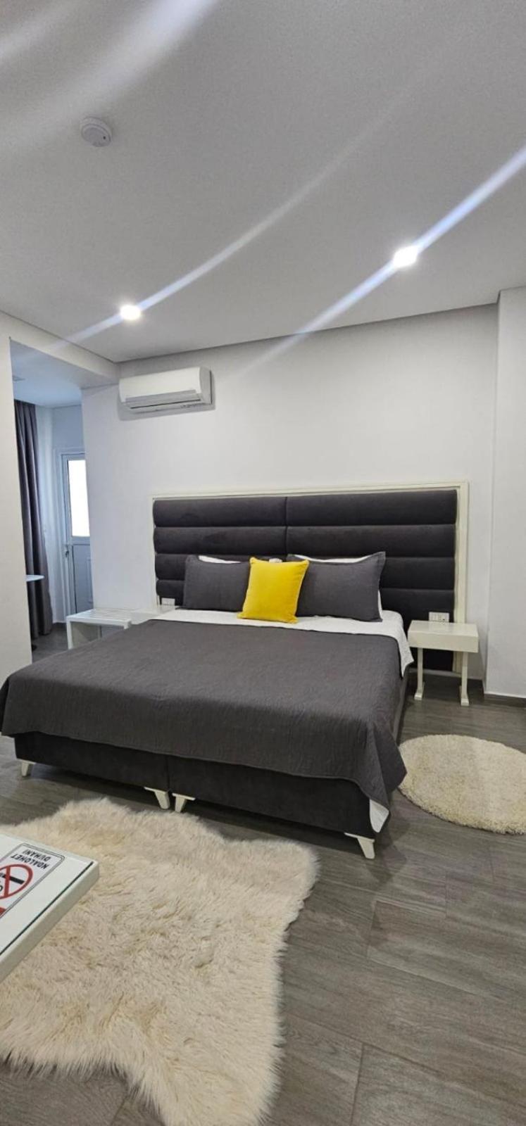 Hotel Edina Apartments By Hp Sarandë 外观 照片